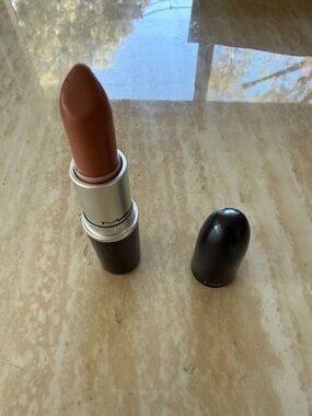 MAC Cosmetics Matte Lipstick in Nude Brown